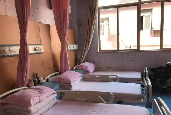 外地怎么入深户_E句话 | 董璇“新婚即分居”？ 们看筒来那传声在他就是